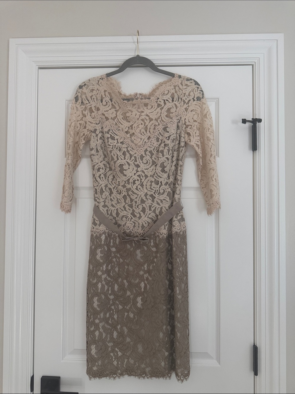 Tadashi Shoji Size 6